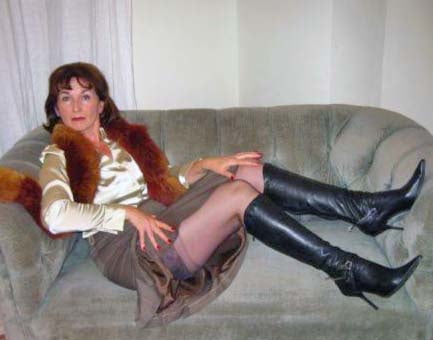 Reife Schlampen in Stiefeln
 #100977118