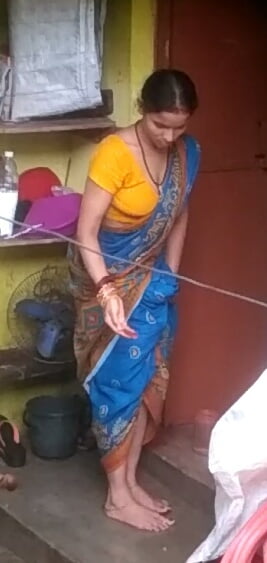 Hot bhabi looks horny in saree #81067279