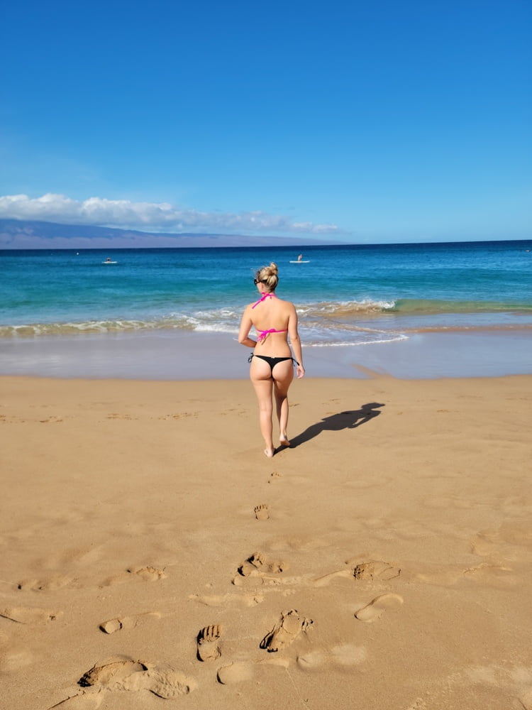 ScarlettRaven flashing in Maui #107095232
