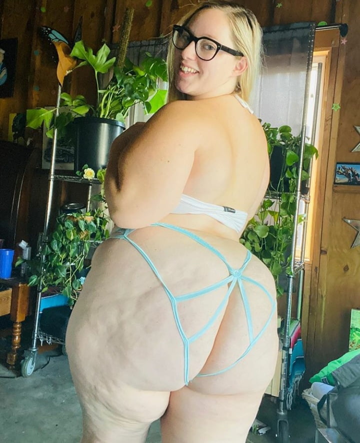 Thicc snow cake #80513819