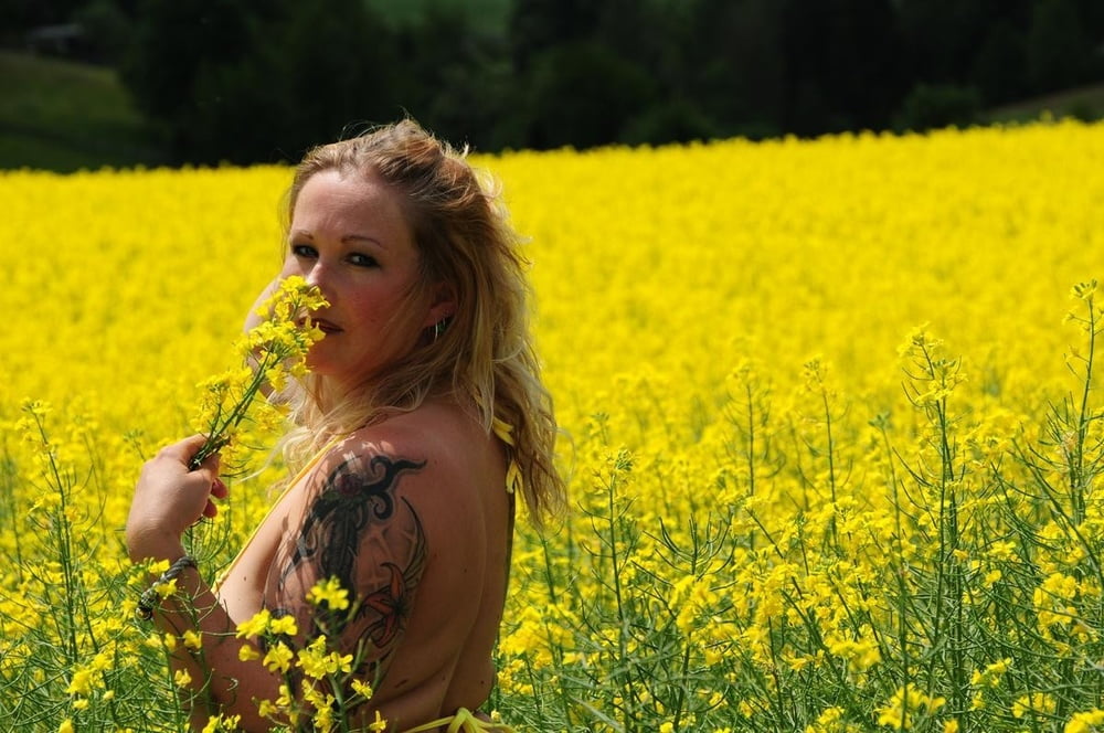 Tetas ..... ella es el distanciamiento social 1.0
 #96086693