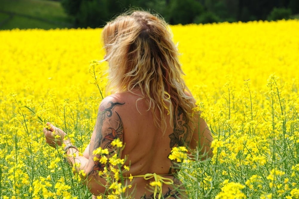 Tetas ..... ella es el distanciamiento social 1.0
 #96086718