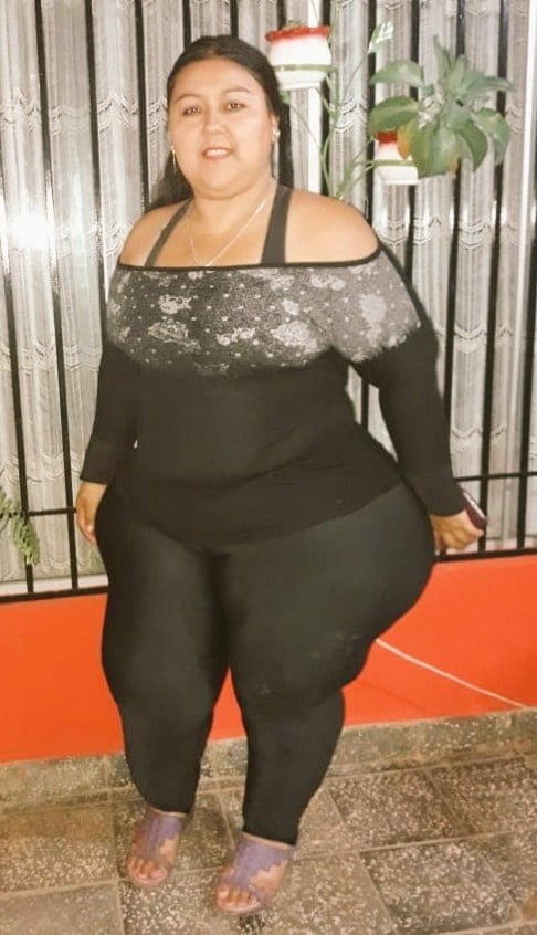 ミス・ディオーサ・エン・パンタロン18
 #106361963