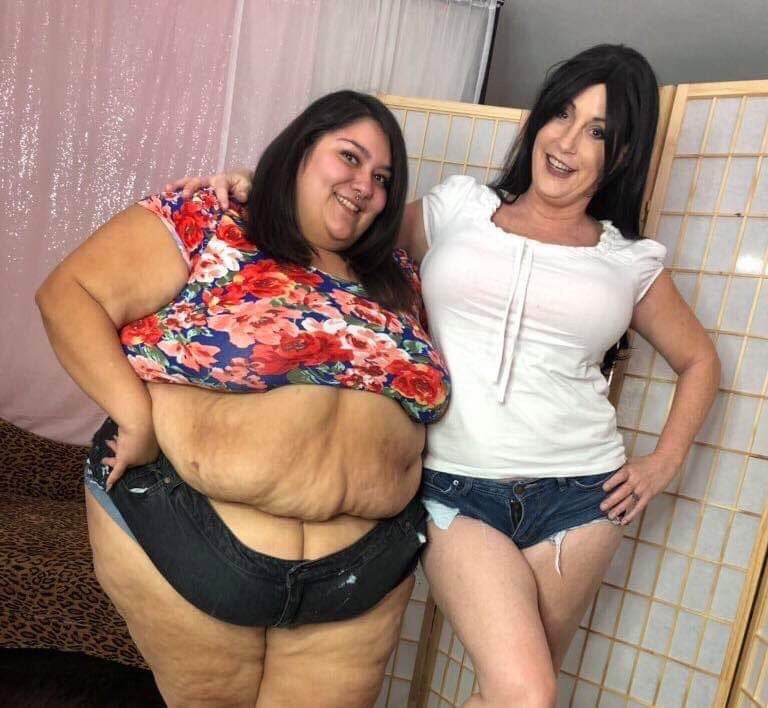 Fat Chicks With Skinny Friends 2 #93885052