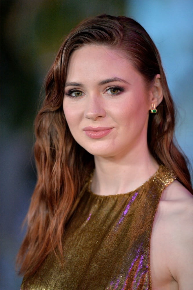 Karen gillan - gold kleid
 #89380704