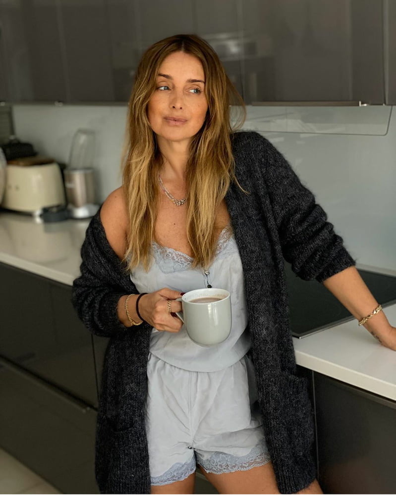 Louise redknapp
 #95132627