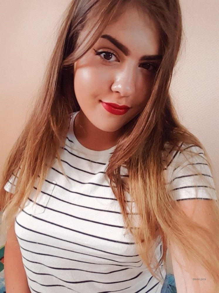 Studentka 12
 #81938869