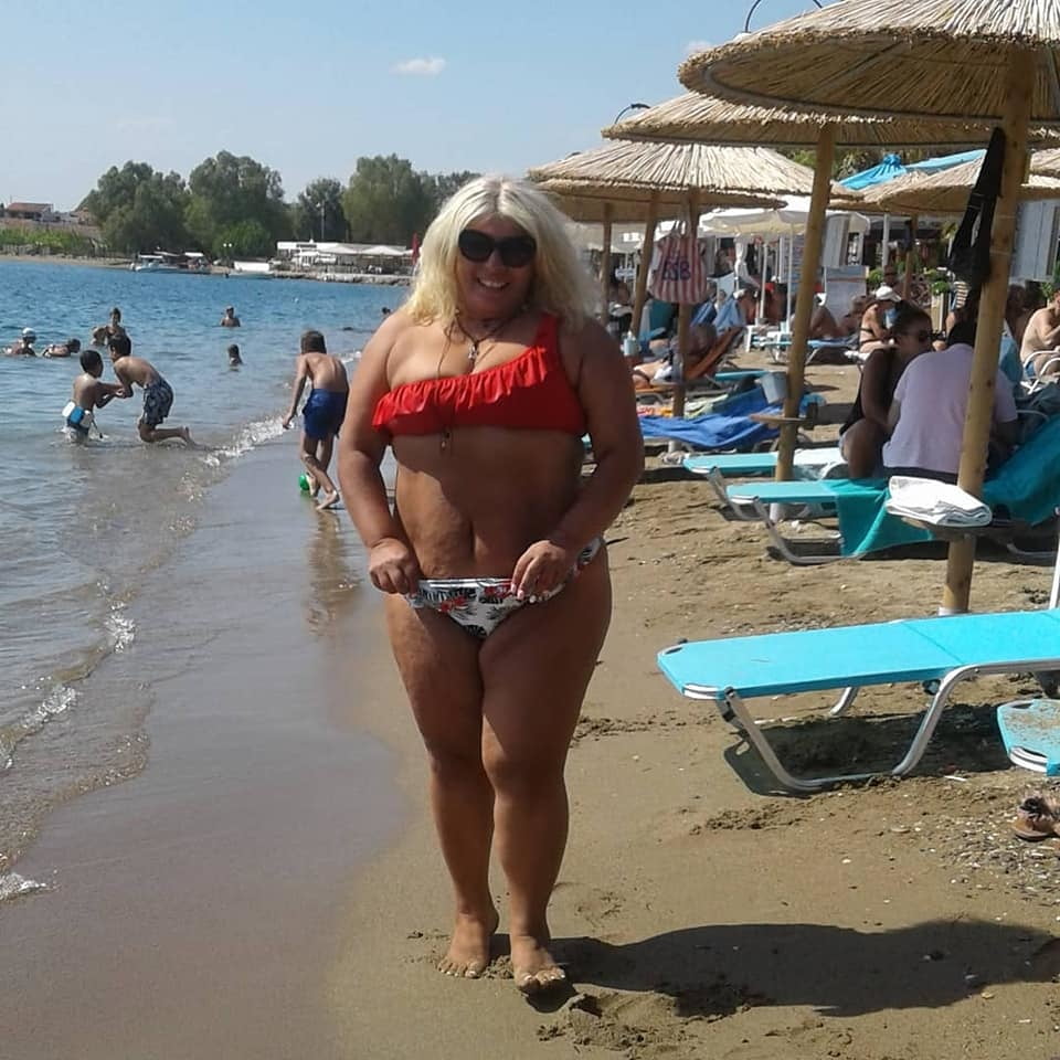 Grassa milf in spiaggia...
 #100204724