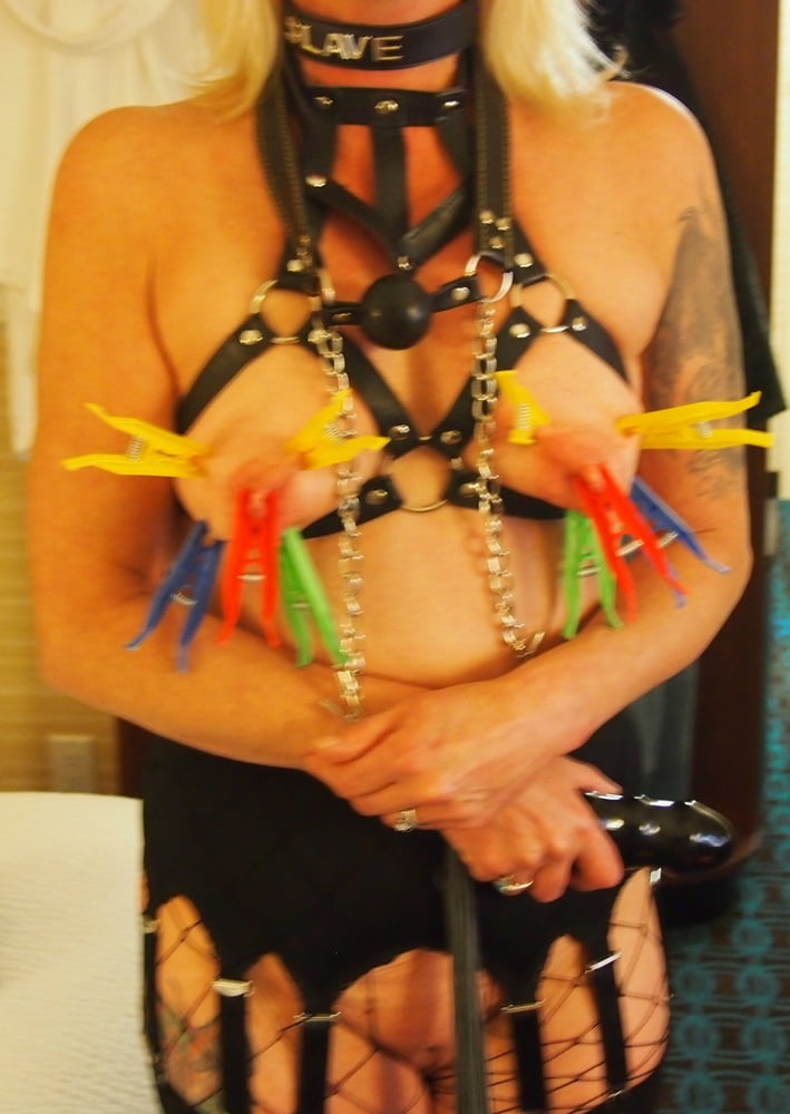 Sostenes y camisas abiertas
 #88845813