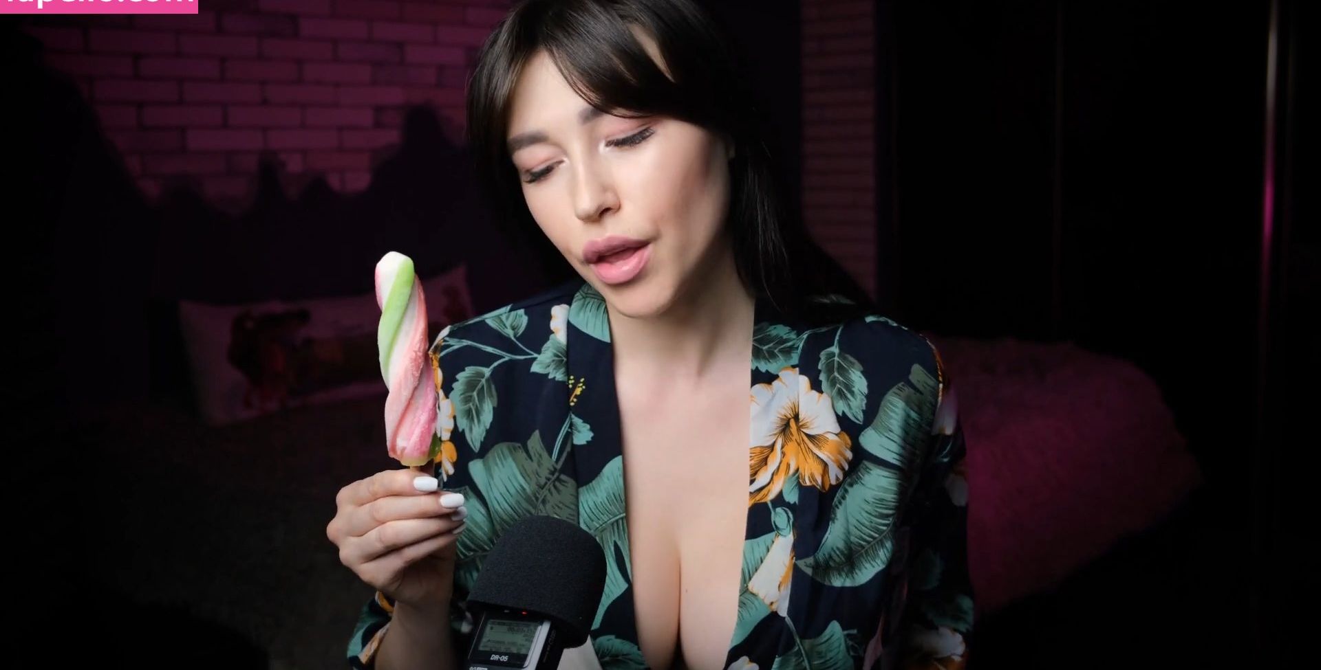 Top Baby ASMR desnuda #109823159