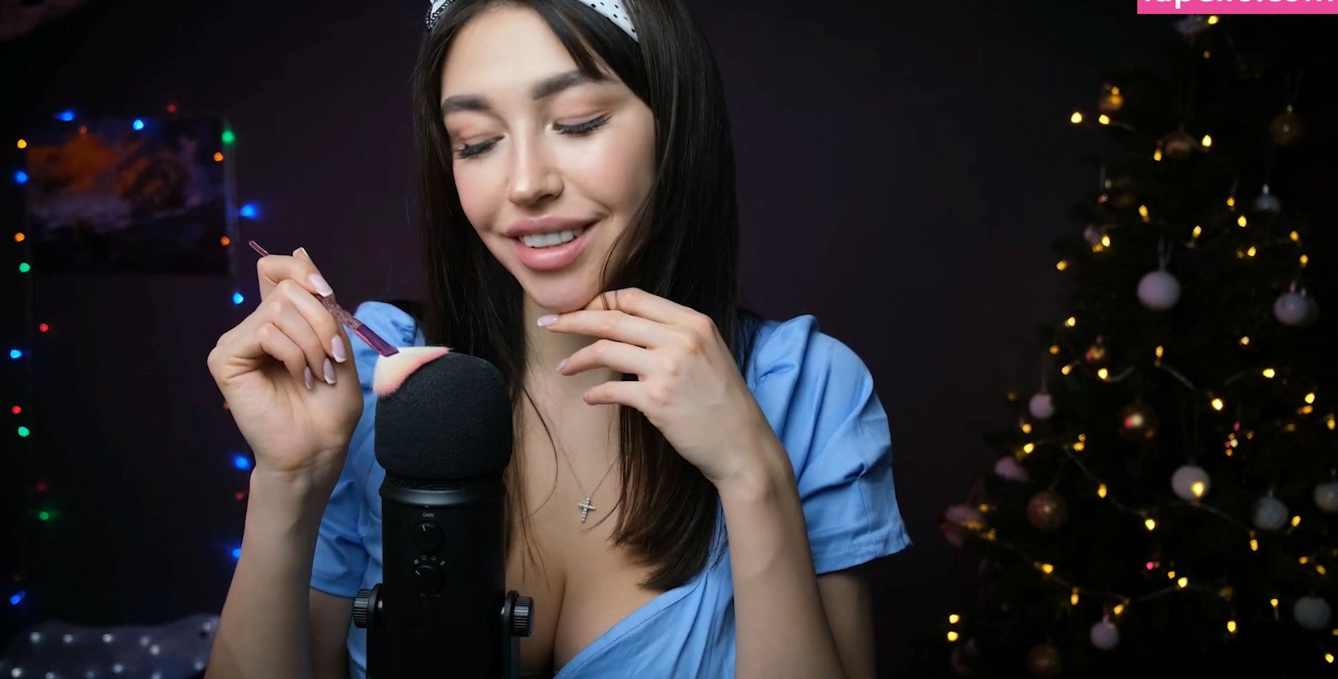 Top Baby ASMR desnuda #109823167