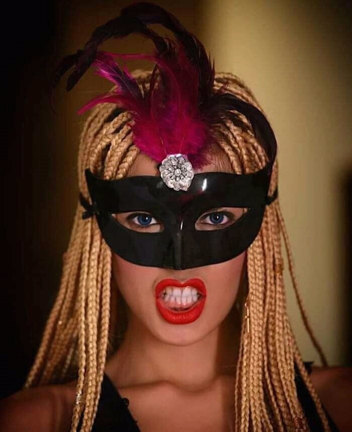 Le Masquerade ... (VM) #105559401