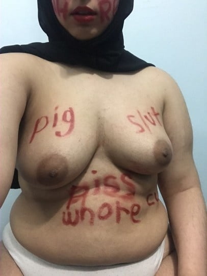 Wertloses ekelhaftes muslimisches Schwein entblößt
 #83977946