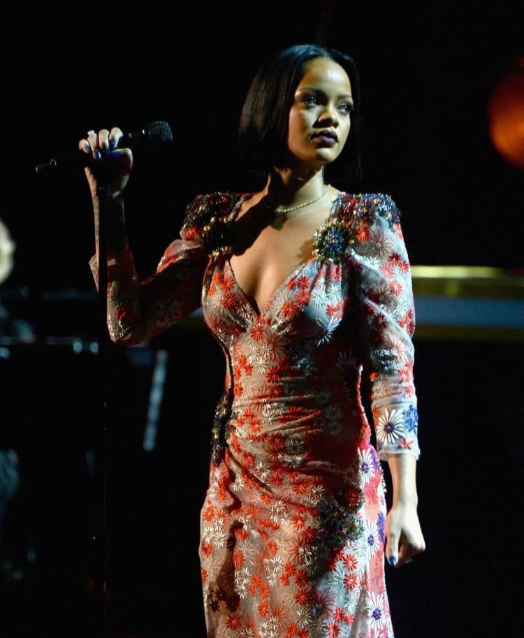 Rihanna
 #105147000