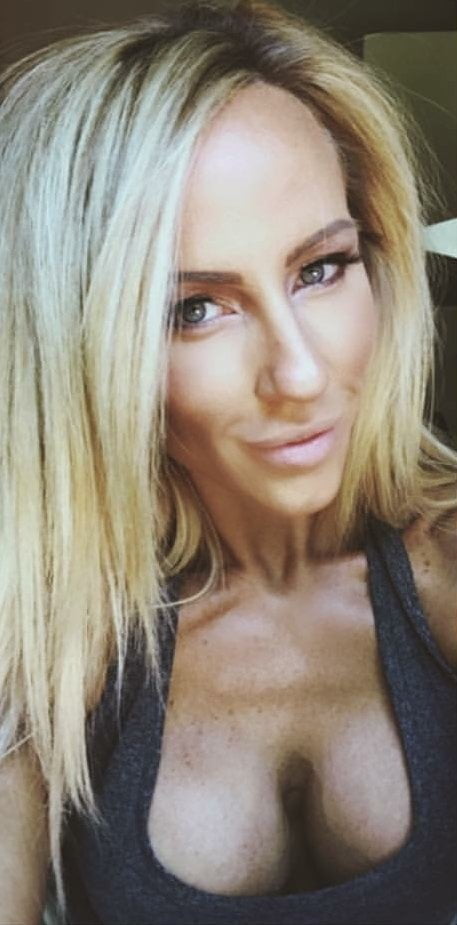 RANDOM MILFS AND MATURES #104556326