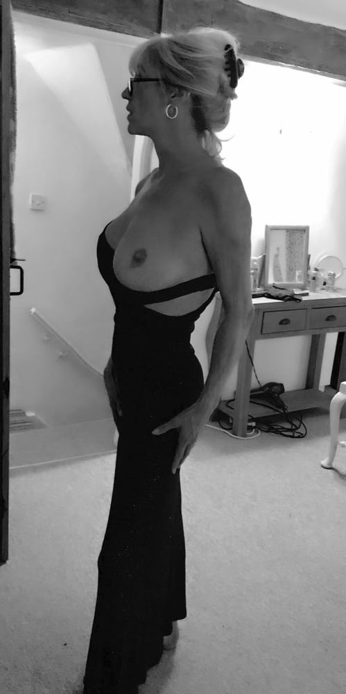 RANDOM MILFS AND MATURES #104556411