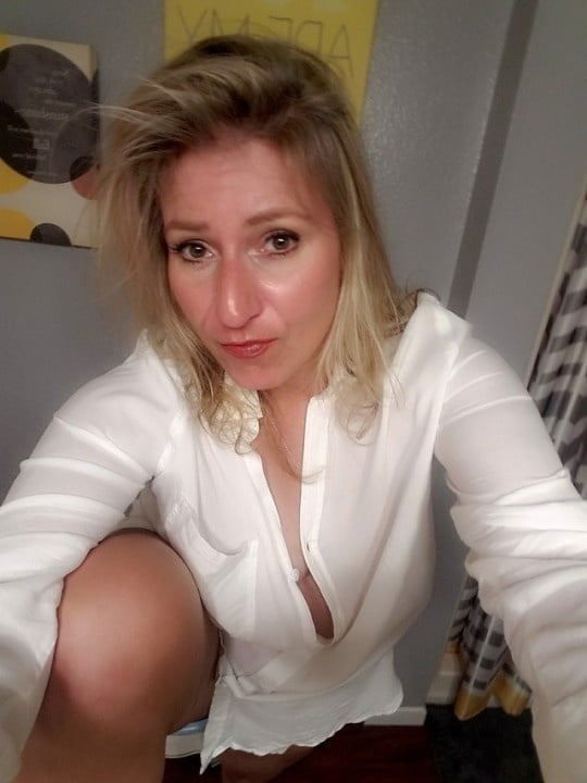 Blonde slutty mom milf ausgesetzt große Titten Schlampe zu entlarven
 #102537948