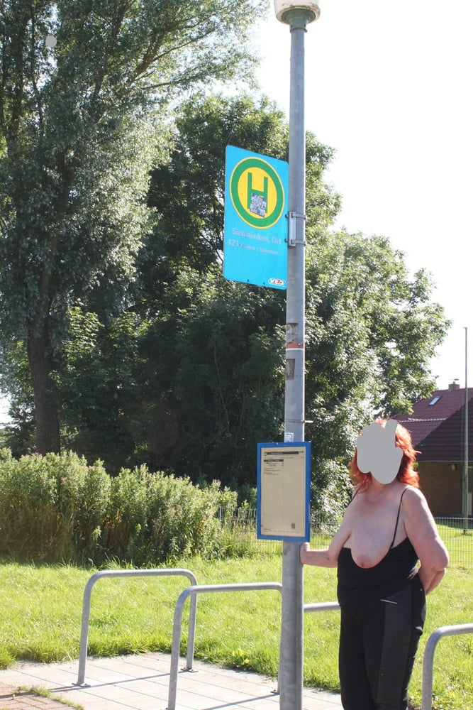 Warten auf den Bus #106340538