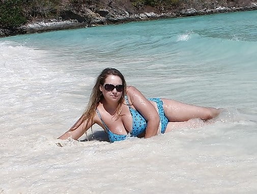 Ladys con tetas gruesas
 #102886681