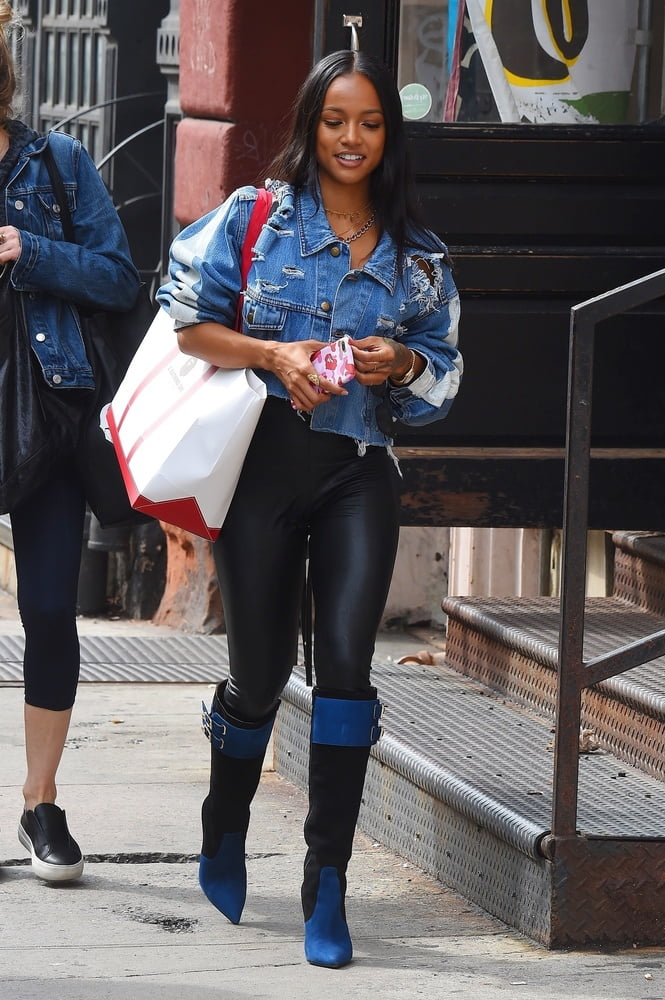 Weibliche Berühmtheit Stiefel & Leder - karrueche tientrese tran
 #97660385