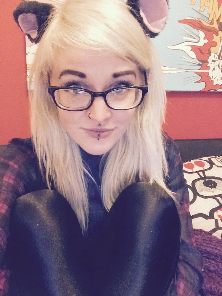 スキニー・タトゥー・ティーン
 #81605383