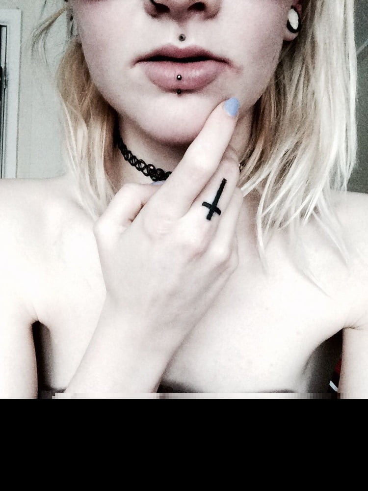 スキニー・タトゥー・ティーン
 #81605403