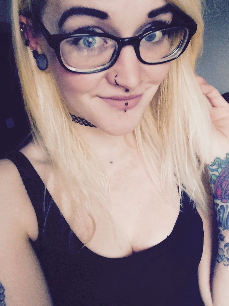 スキニー・タトゥー・ティーン
 #81605463