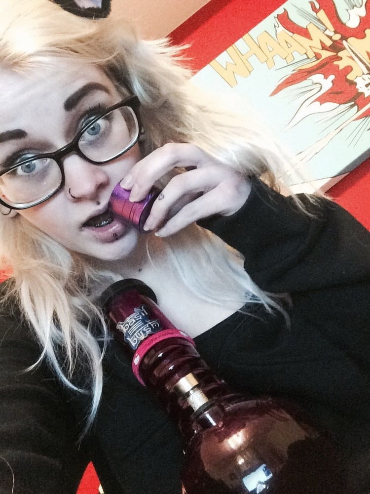 スキニー・タトゥー・ティーン
 #81605536