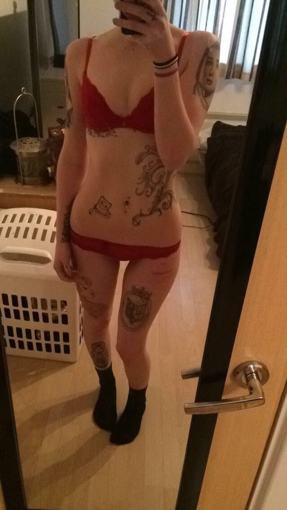 スキニー・タトゥー・ティーン
 #81605579