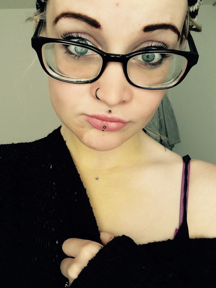 スキニー・タトゥー・ティーン
 #81605582