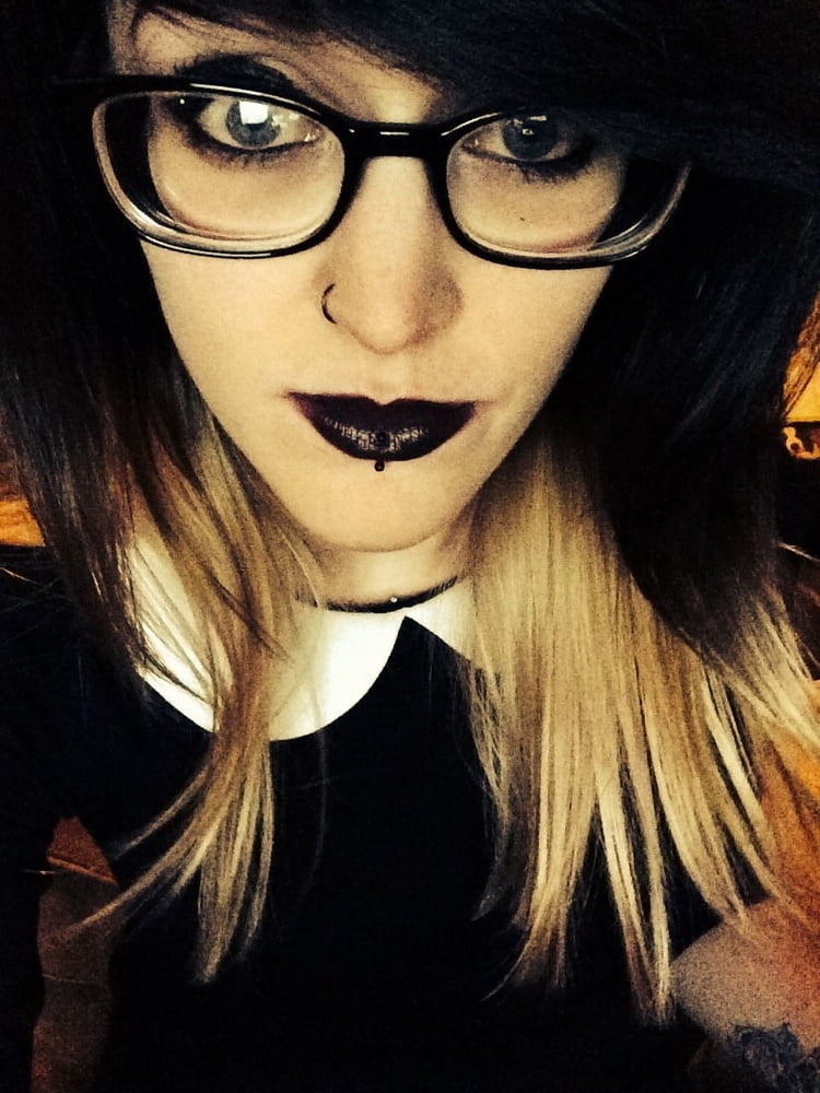 スキニー・タトゥー・ティーン
 #81605588