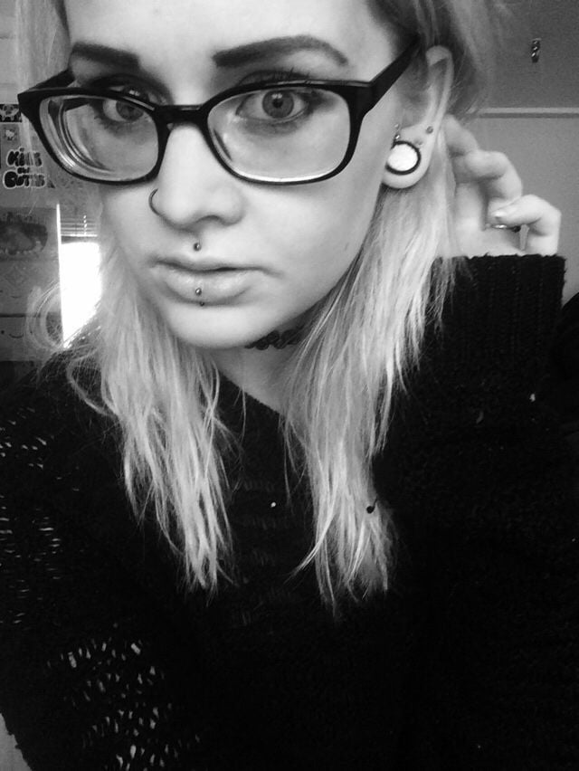 スキニー・タトゥー・ティーン
 #81605600