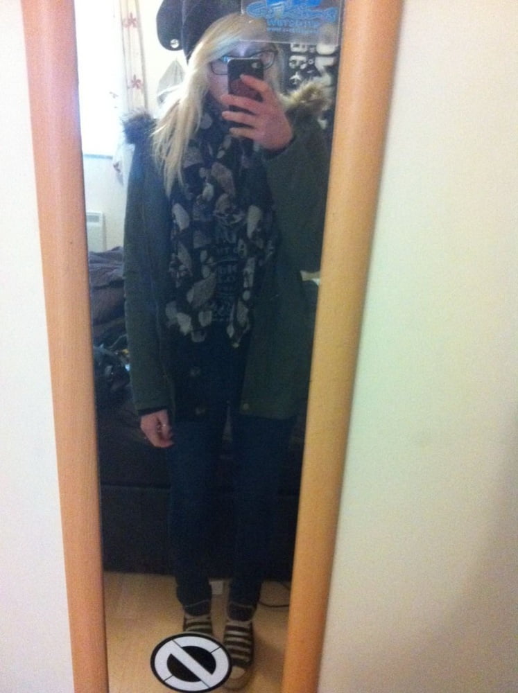 スキニー・タトゥー・ティーン
 #81605693