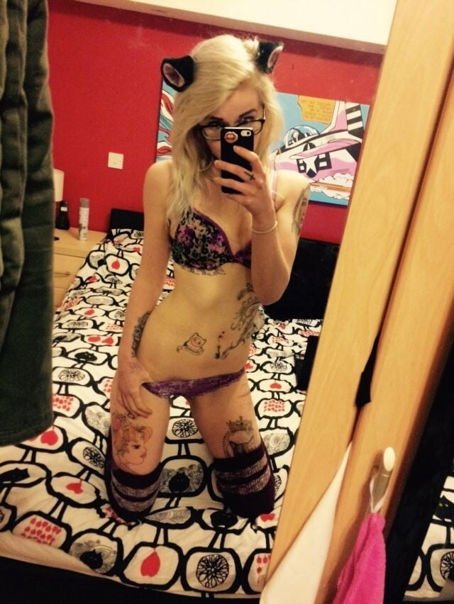 スキニー・タトゥー・ティーン
 #81605705