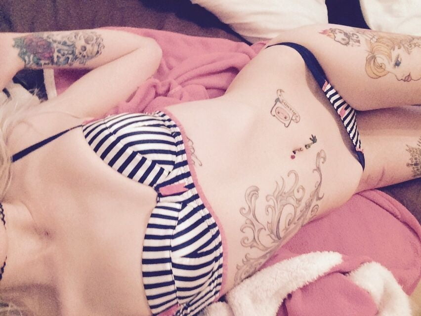 スキニー・タトゥー・ティーン
 #81605714