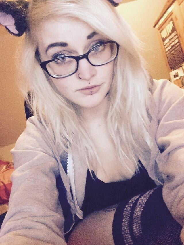 スキニー・タトゥー・ティーン
 #81605747