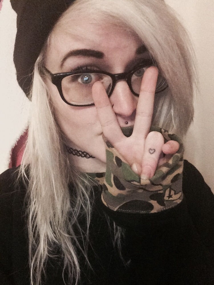 スキニー・タトゥー・ティーン
 #81605853