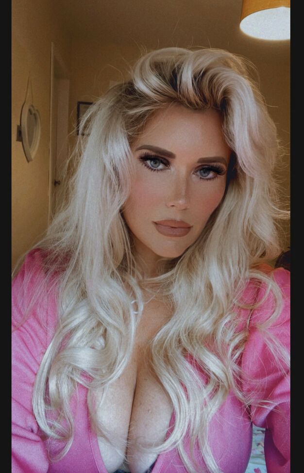 Islandoranges2022 desnuda #109816463