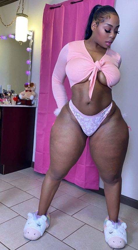 Good lawd she's thick
 #81100092