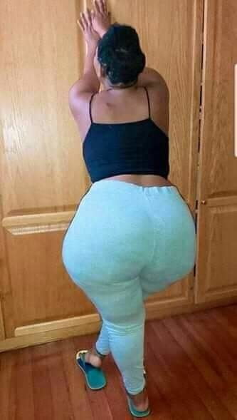 Good lawd she's thick
 #81100304