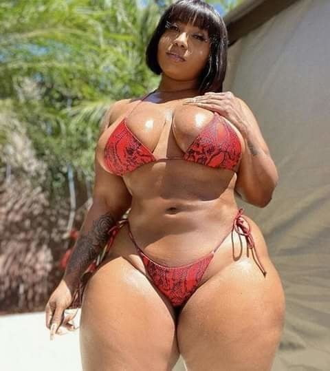 Good lawd she's thick
 #81100372