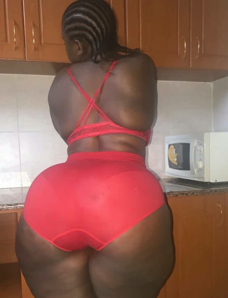 Gordas traga leche #98833635