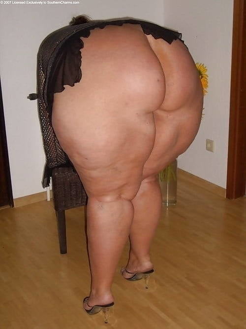 Gordas traga leche #98833656