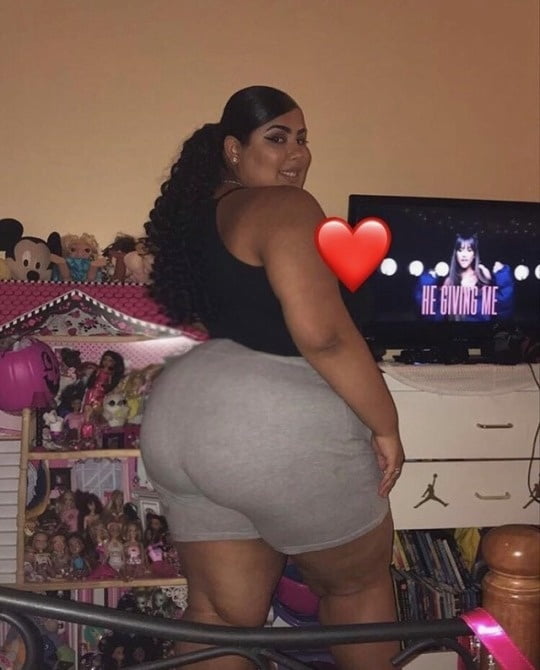 Gordas traga leche #98833694
