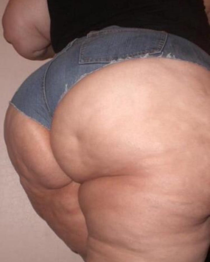Gordas traga leche #98833757