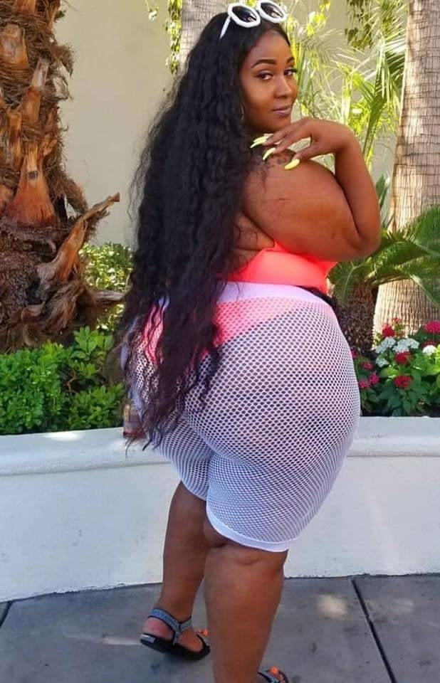 Gordas traga leche #98833787