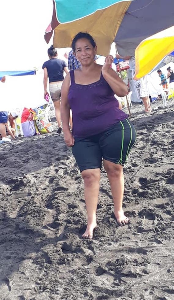 Gordas traga leche #98833880
