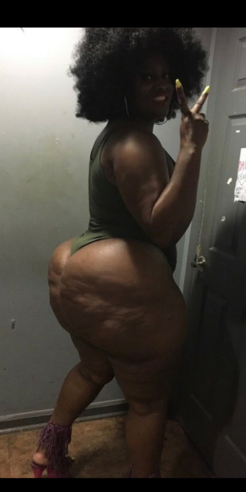 Gordas traga leche #98833963