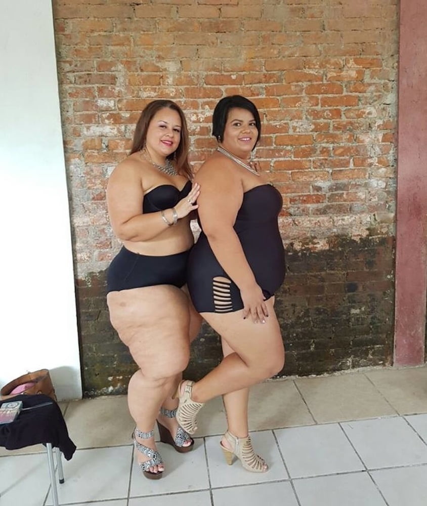 Gordas traga leche #98834109
