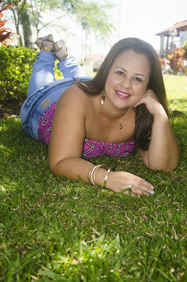 Gordas traga leche #98834119